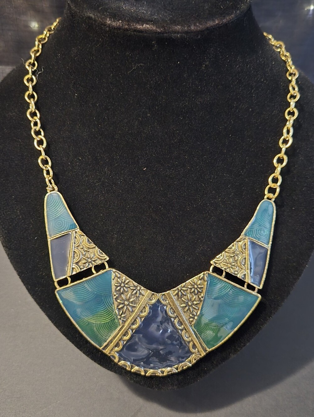 ✨ Gold-Tone Enamel Geometric Collar Costume Necklace